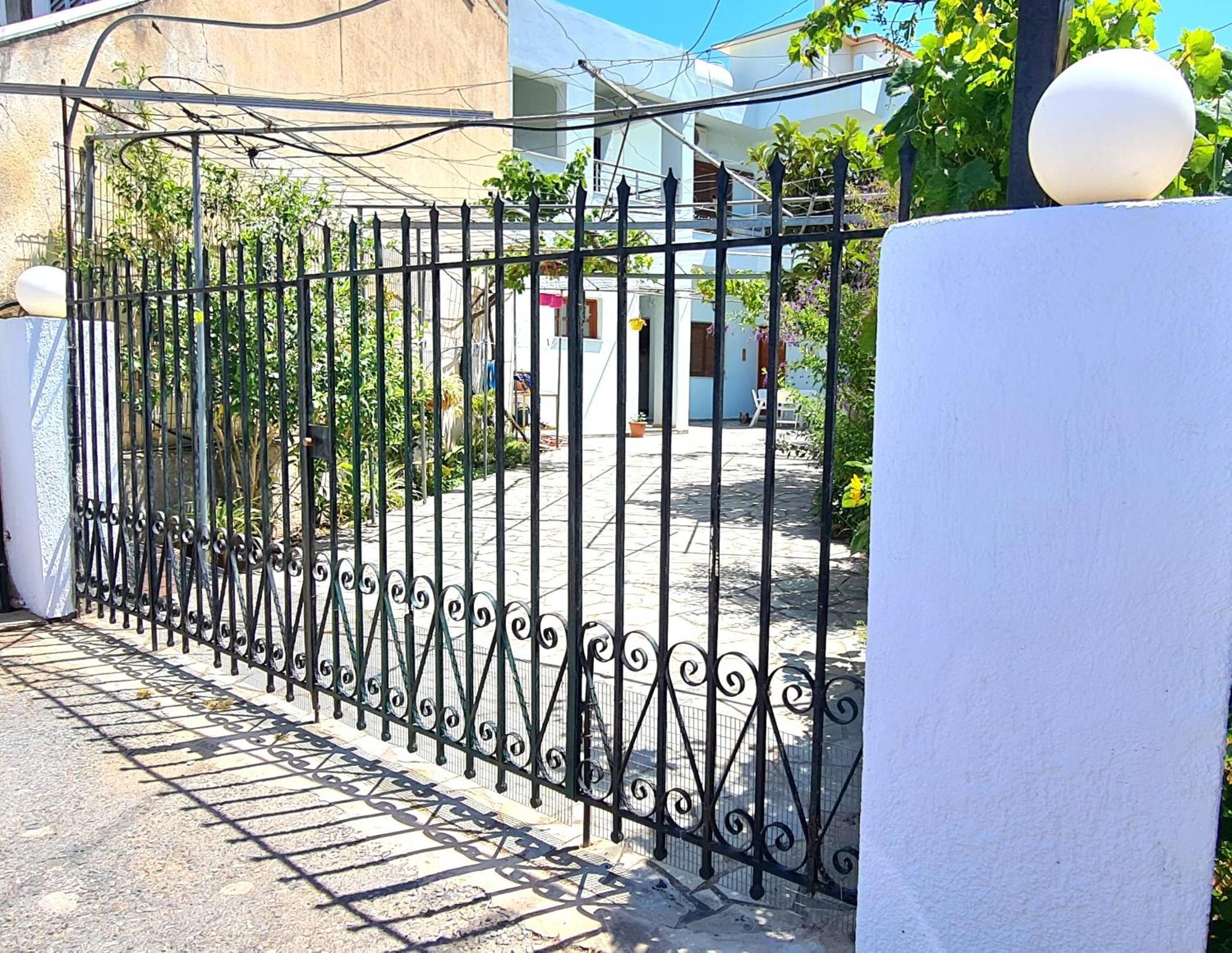 Apartamento Mum'S Yard Istron Exterior foto